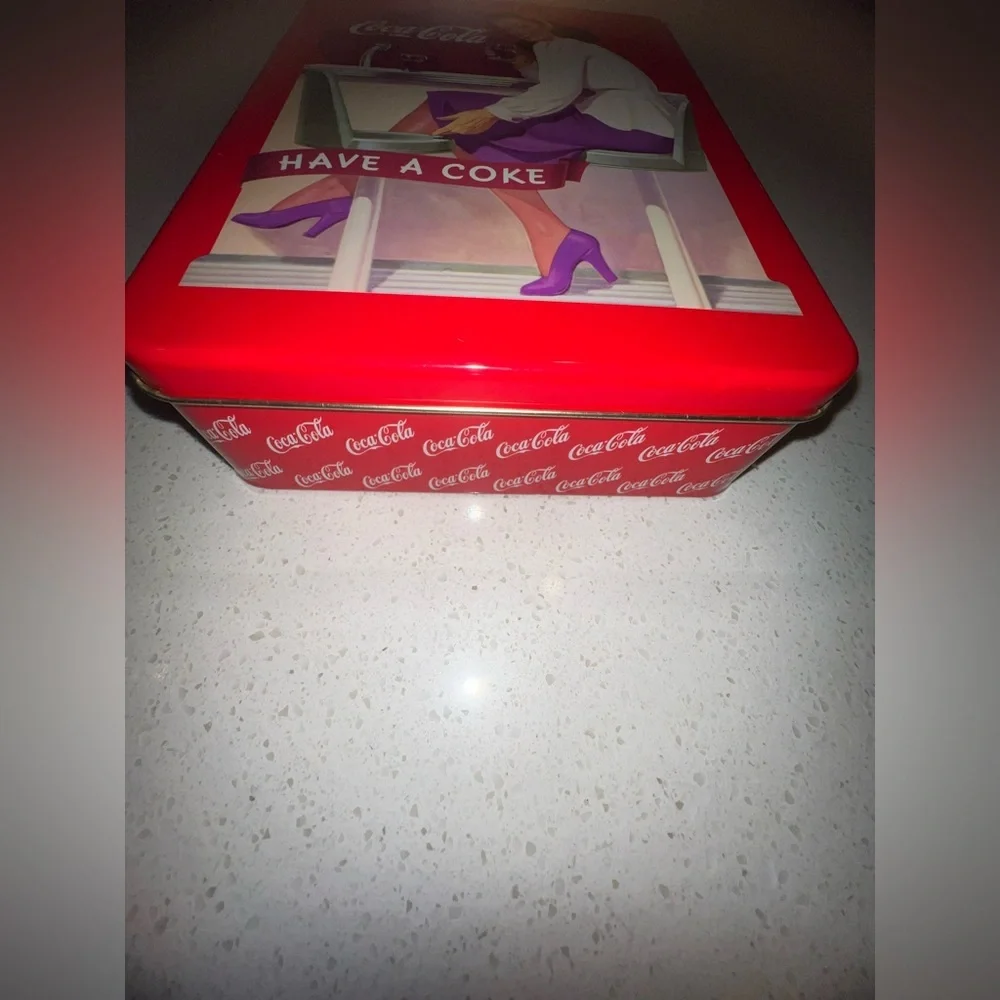 ✨Personalized🎄COCA-COLA Tin Gift Box + 3 Bottle Shaped Tin Boxes full of Beauty - Picture 9 of 11